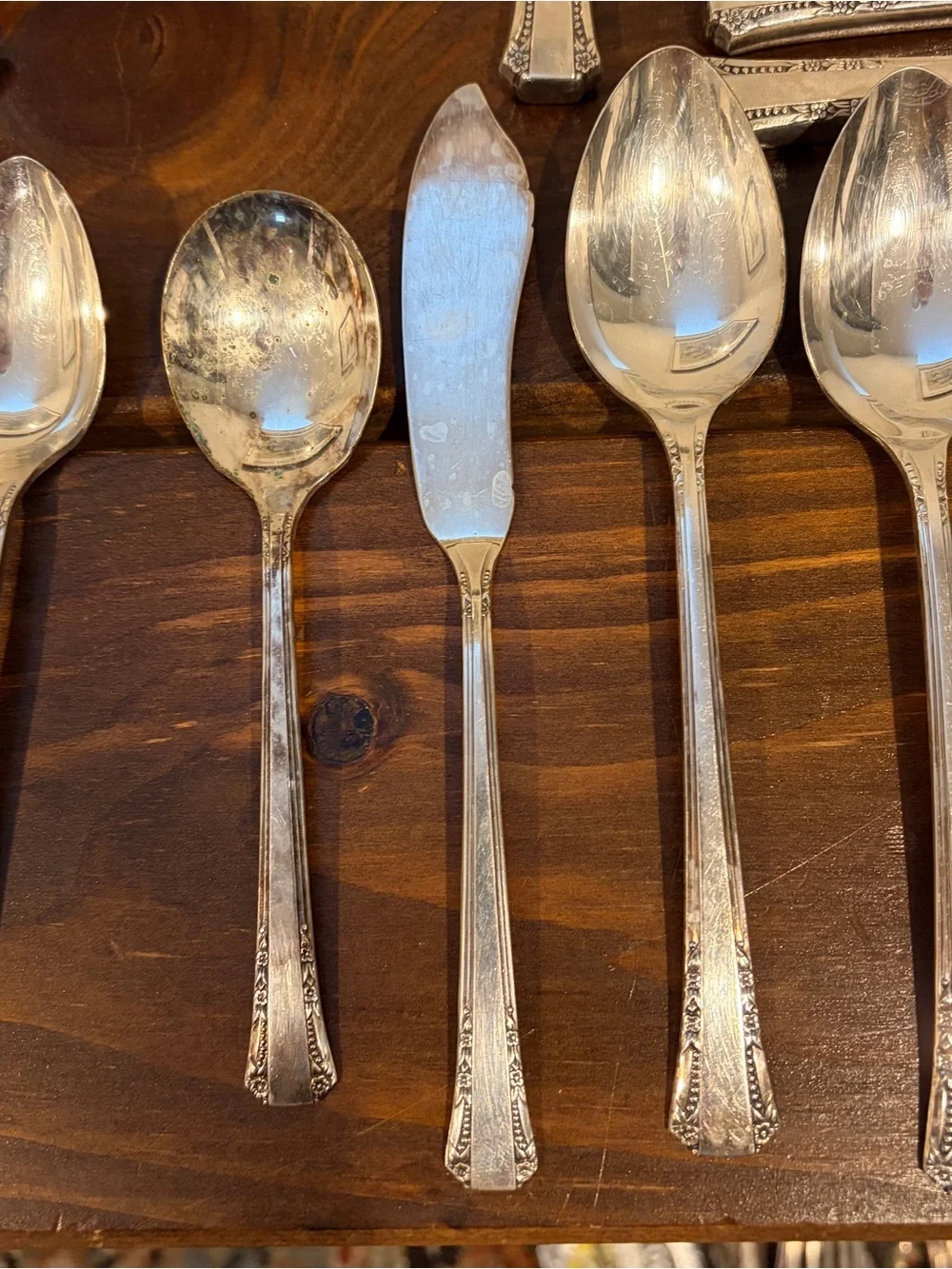 Vintage 1881 Rogers Oneida Ltd DEL MAR Silverplate Flatware Silverware 40 Pieces